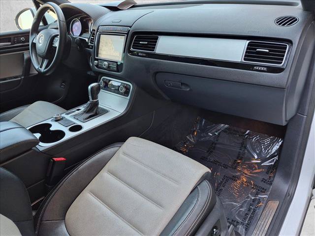 Used 2017 Volkswagen Touareg Wolfsburg Edition AWD/4WD image 21