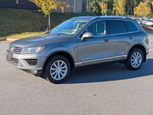 Used 2016 Volkswagen Touareg Sport AWD/4WD image 8