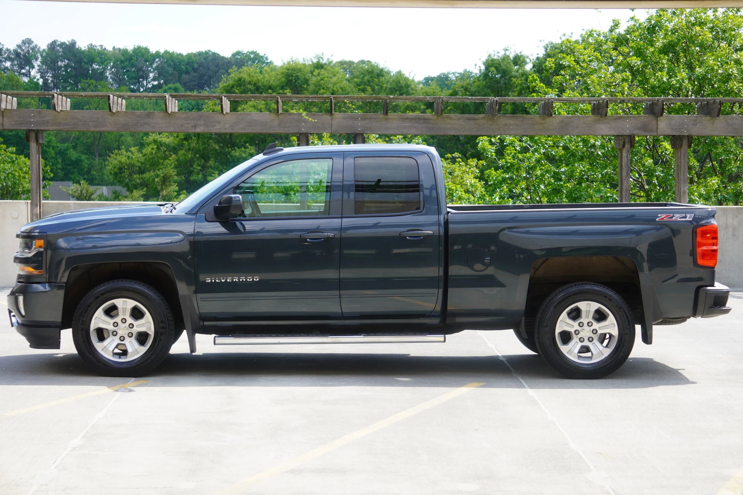 Used 2017 Chevrolet Silverado 1500 LT w/ All Star Edition AWD/4WD image 6