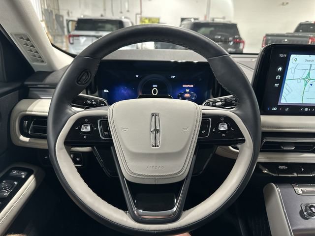 Used 2025 Lincoln Aviator AWD w/ Equipment Group 101A image 15