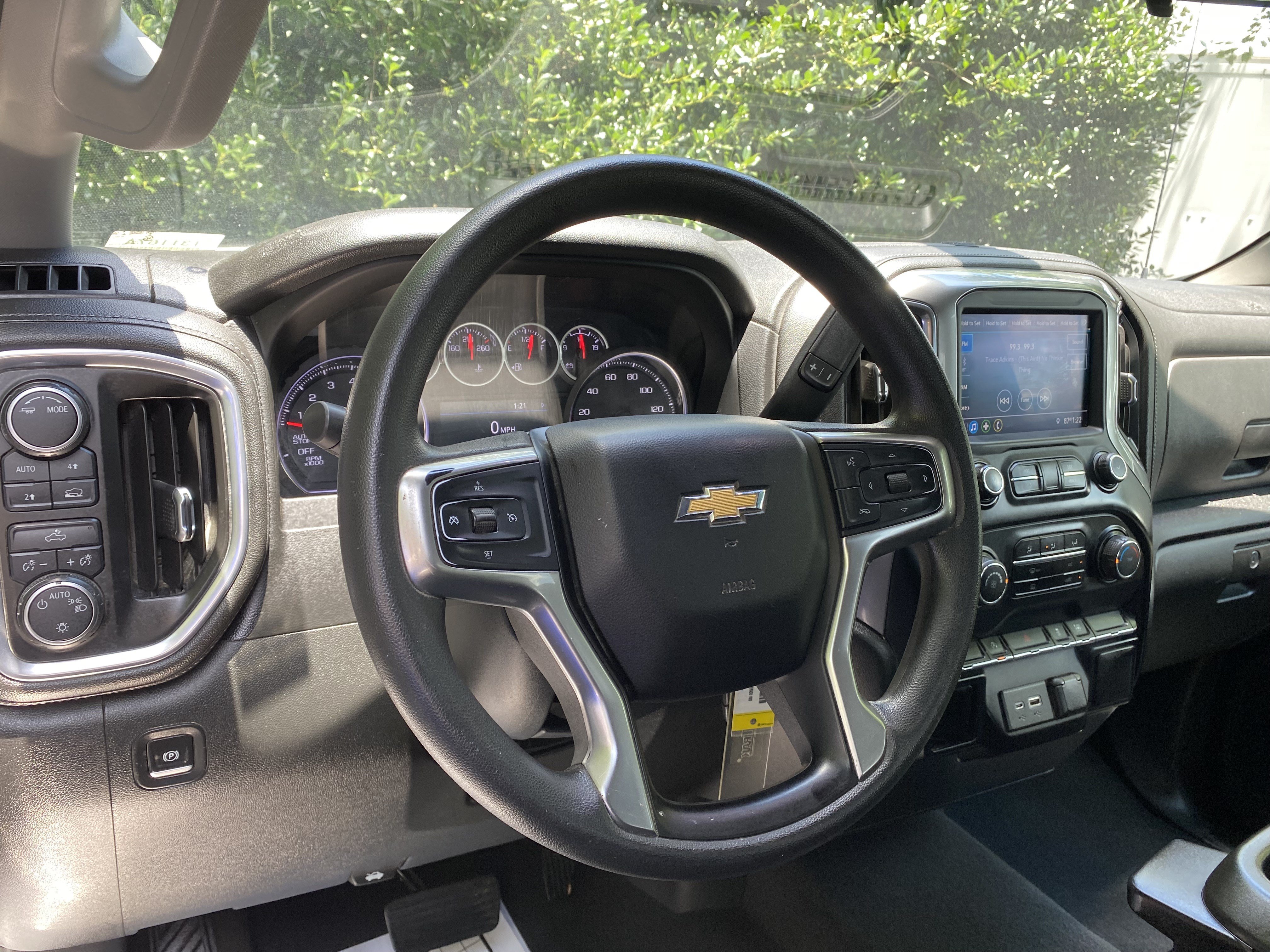 Used 2020 Chevrolet Silverado 1500 LT w/ Trailering Package AWD/4WD image 17