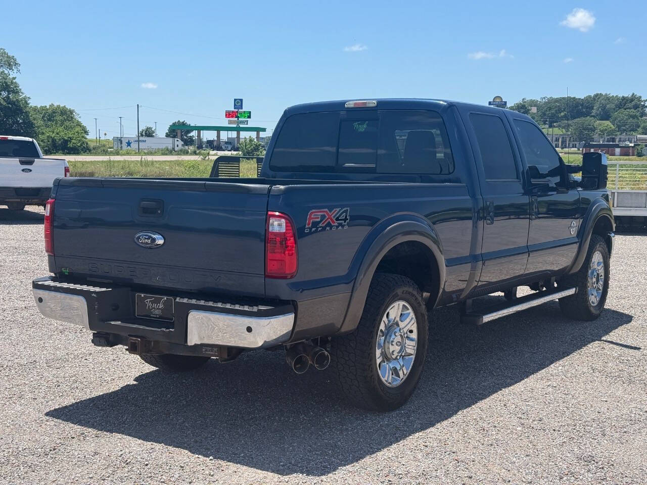 Used 2016 Ford F250 Lariat w/ Lariat Ultimate Package AWD/4WD image 5