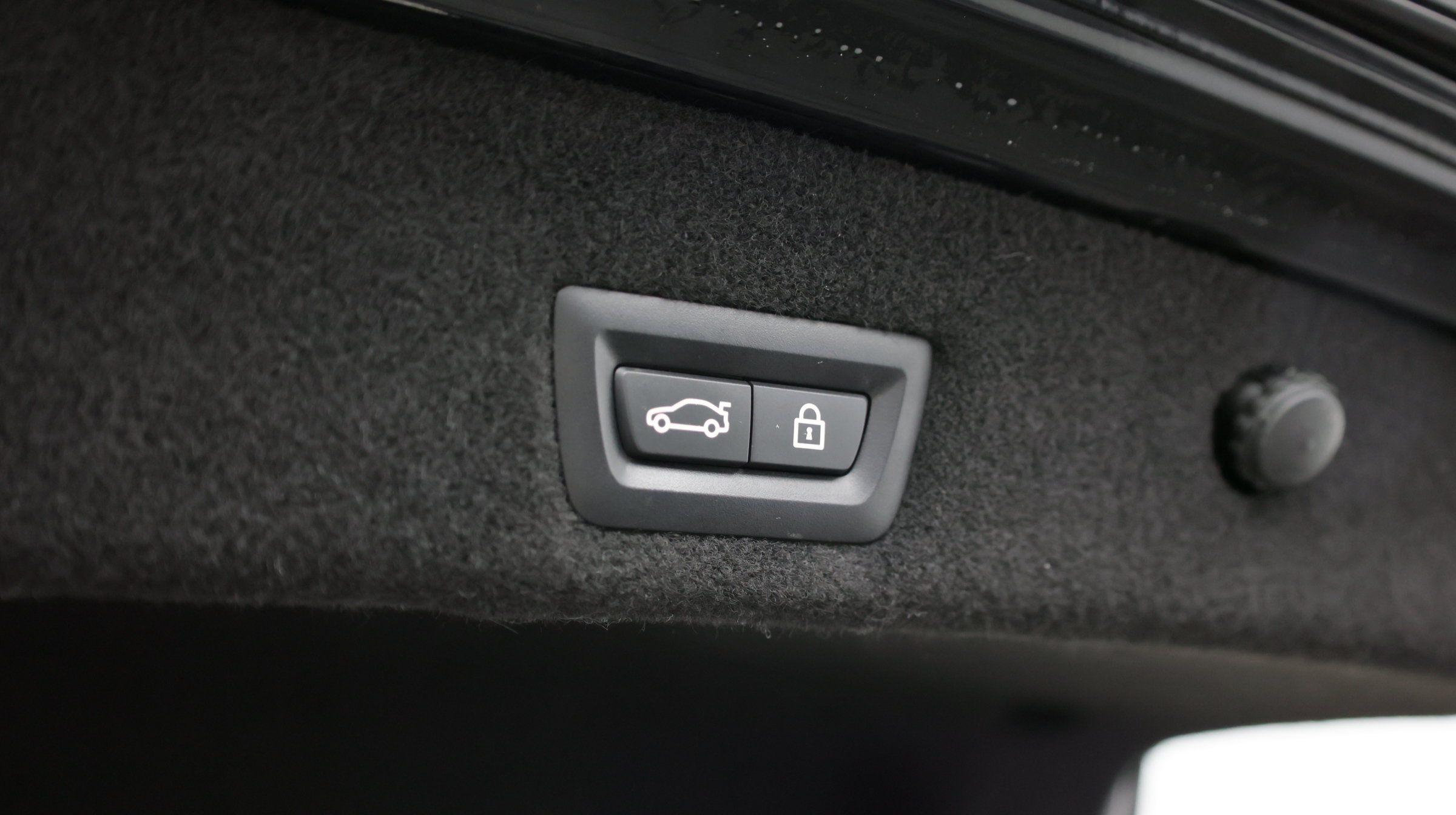 Used 2022 BMW 740i w/ Premium Package RWD image 38