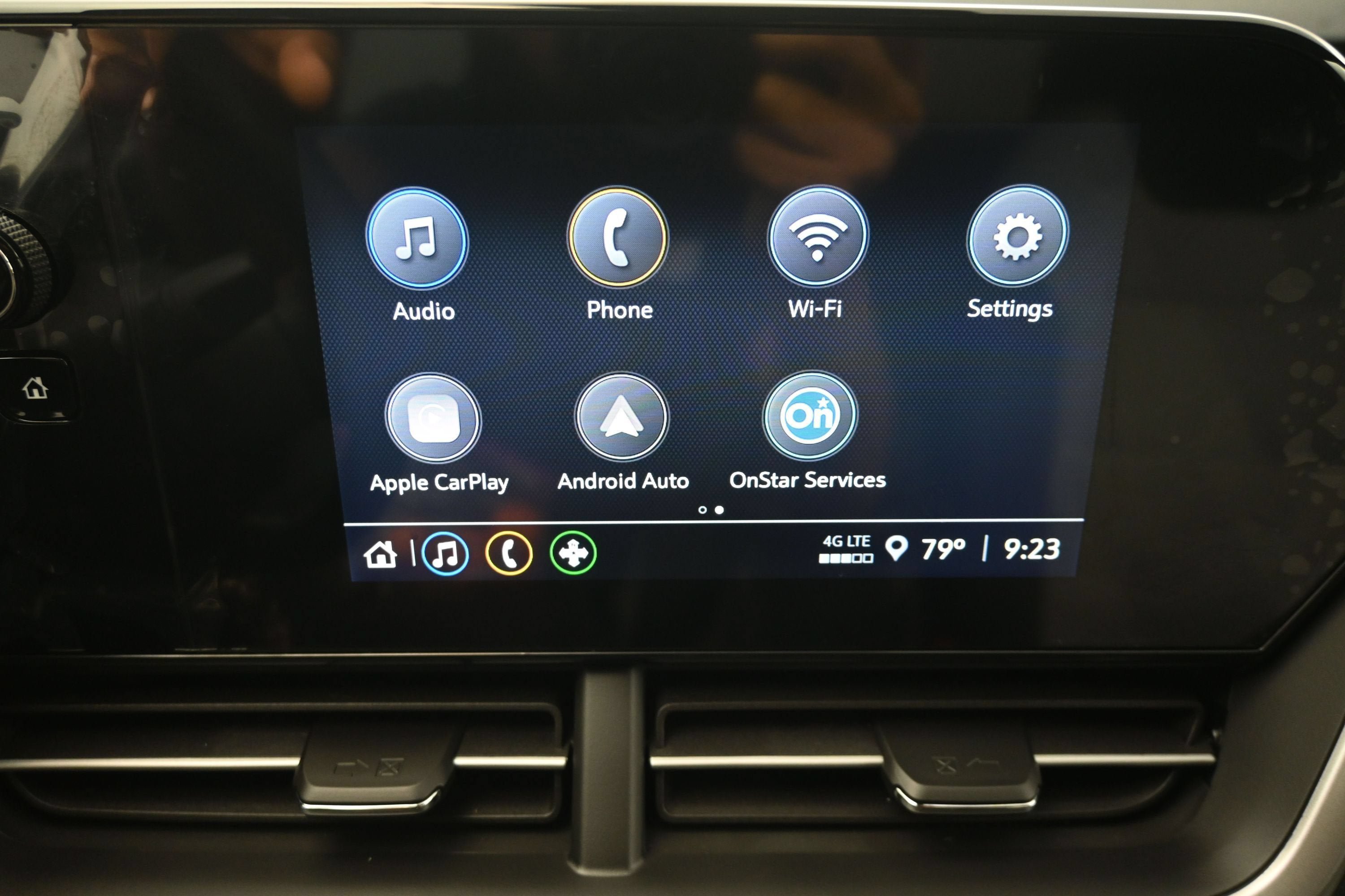 Used 2025 Chevrolet Trax RS w/ Sunroof Package FWD image 15