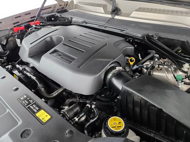 Used 2023 Land Rover Defender 130 X-Dynamic SE AWD/4WD image 19
