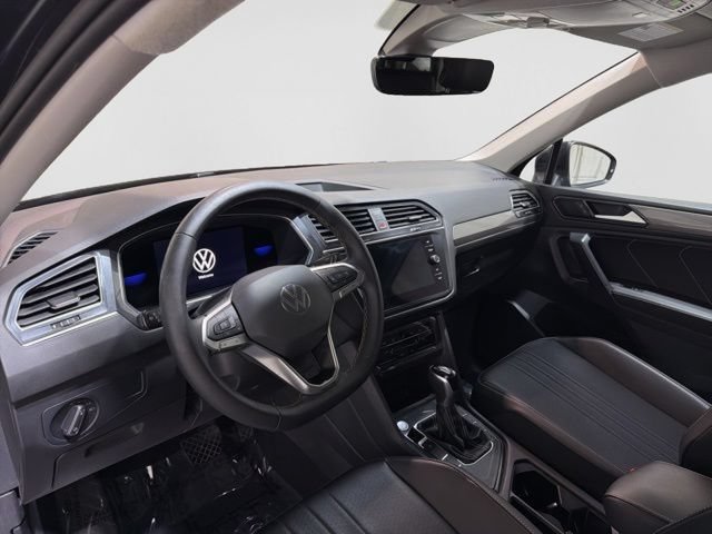 Certified 2022 Volkswagen Tiguan SE FWD image 14