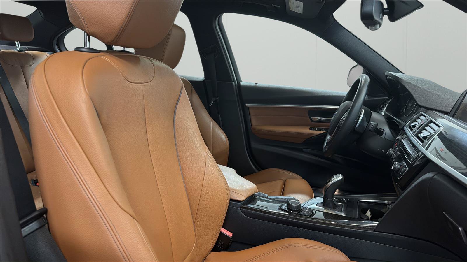 Used 2016 BMW 328i Sedan RWD image 14