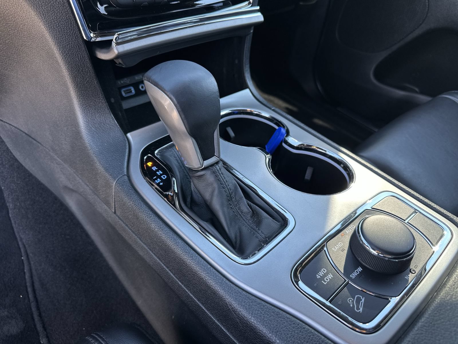 Used 2019 Jeep Grand Cherokee Limited AWD/4WD image 16