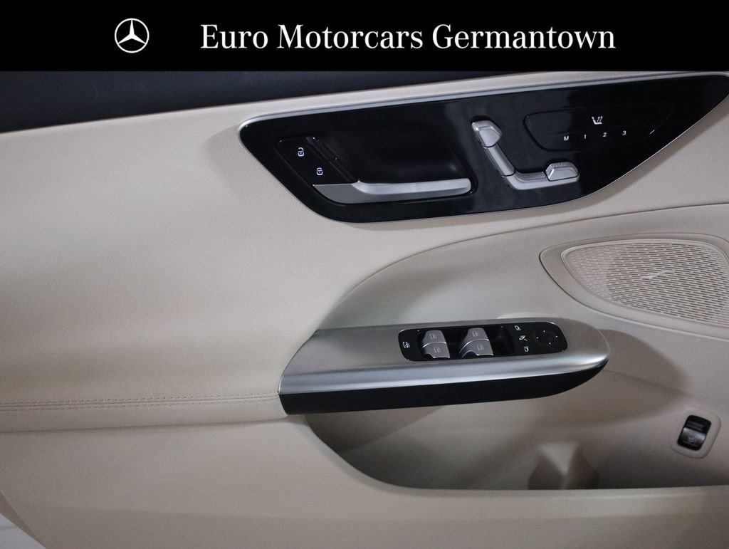 Used 2026 Mercedes-Benz C 300 4MATIC Sedan image 9