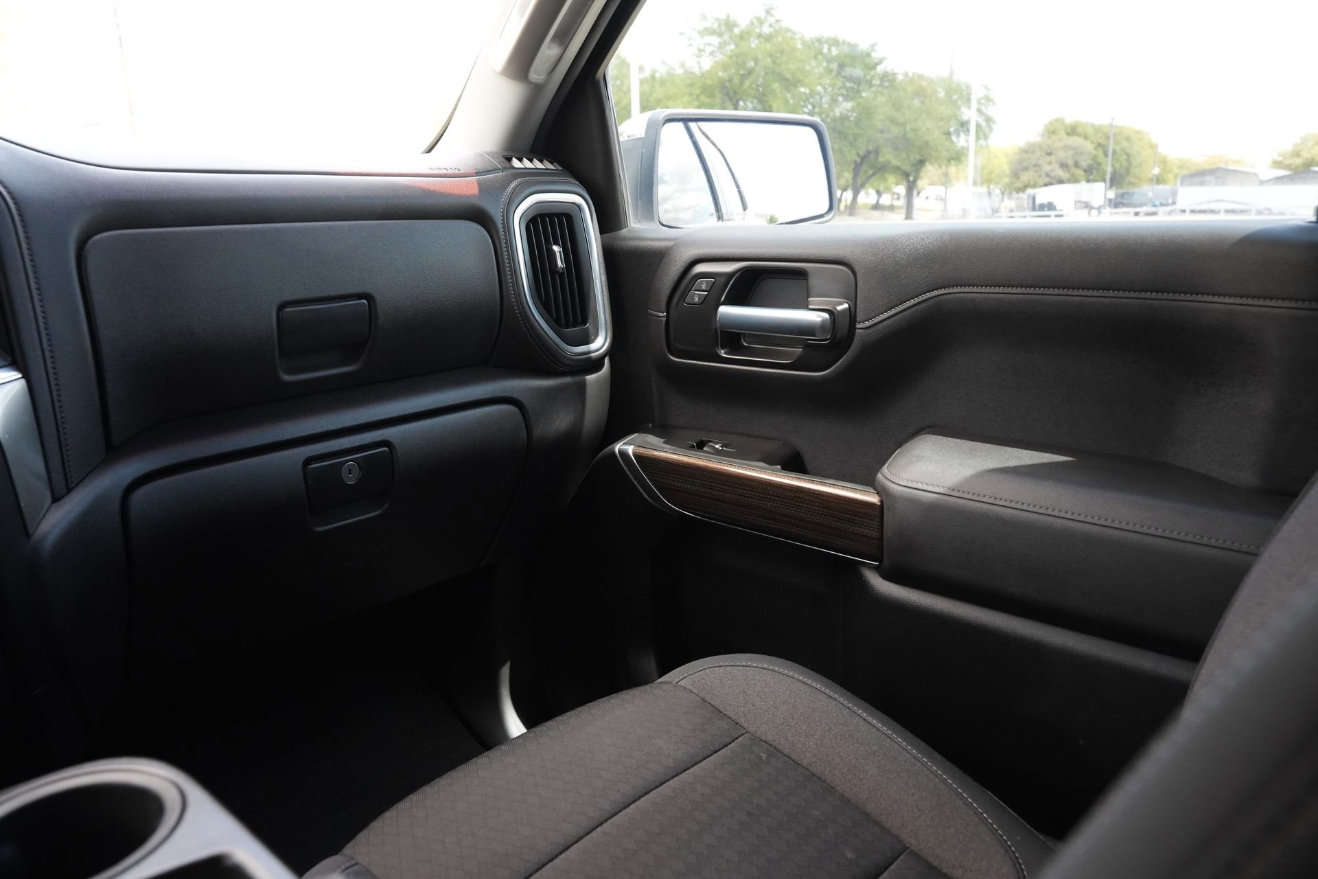 Used 2021 Chevrolet Silverado 1500 LT w/ Texas Edition Plus image 8