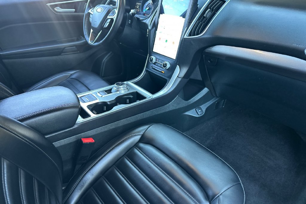 Used 2024 Ford Edge SEL AWD/4WD image 16