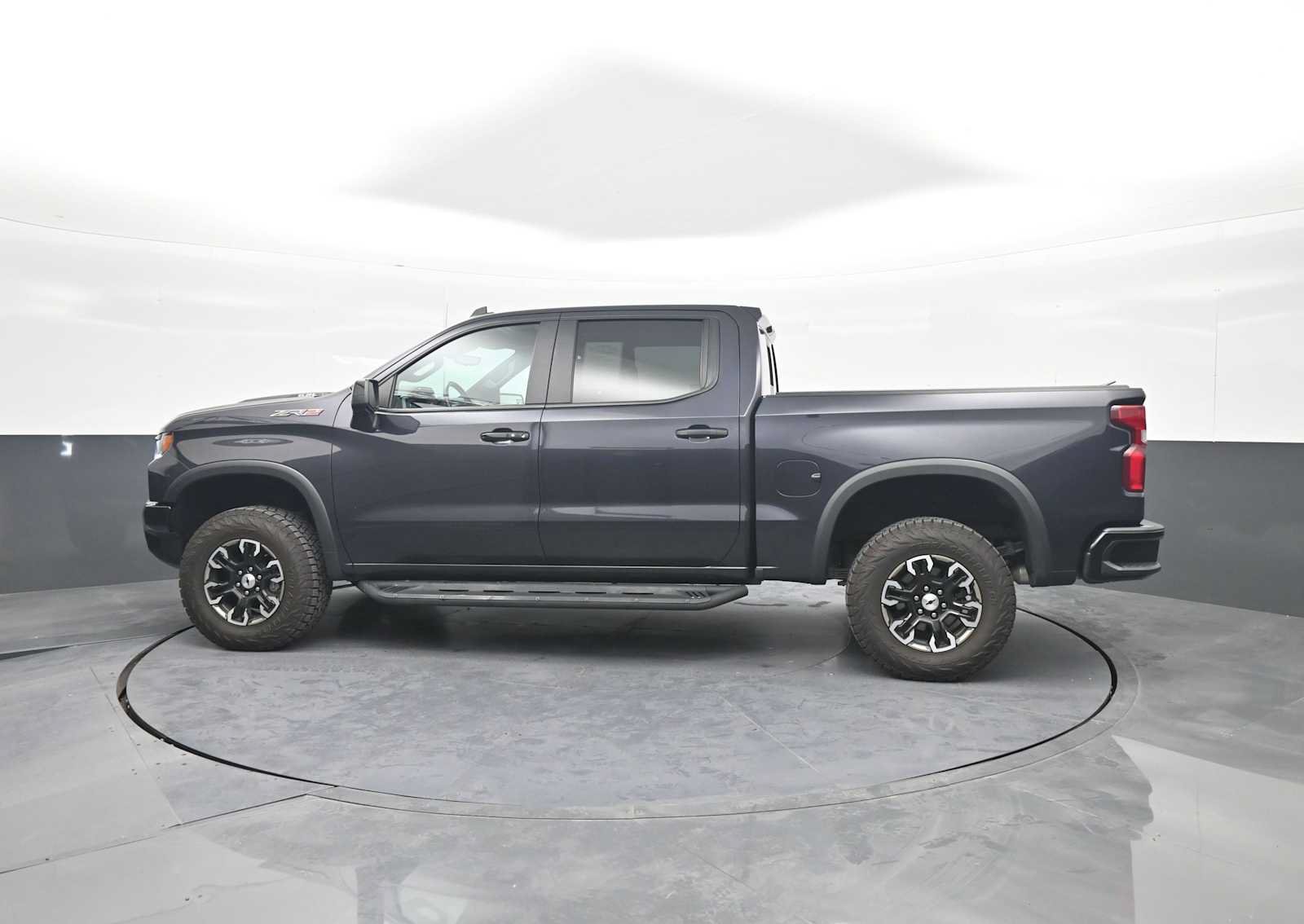 Used 2022 Chevrolet Silverado 1500 ZR2 w/ Technology Package AWD/4WD image 5