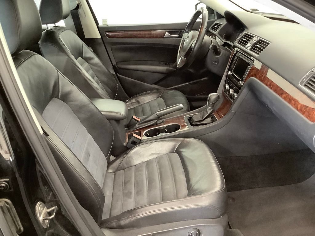 Used 2013 Volkswagen Passat TDI SEL Premium FWD image 27