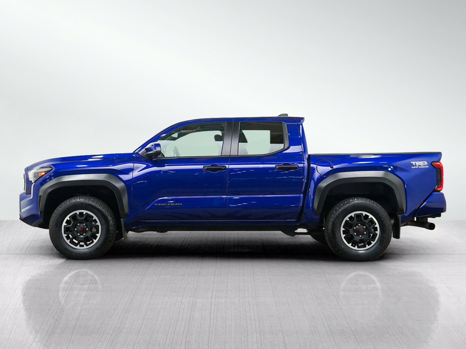 Used 2024 Toyota Tacoma TRD Off-Road w/ TRD Off Road Premium Package AWD/4WD image 2