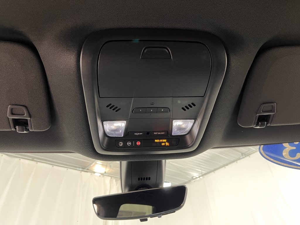Used 2023 Buick Enclave Essence AWD/4WD image 39