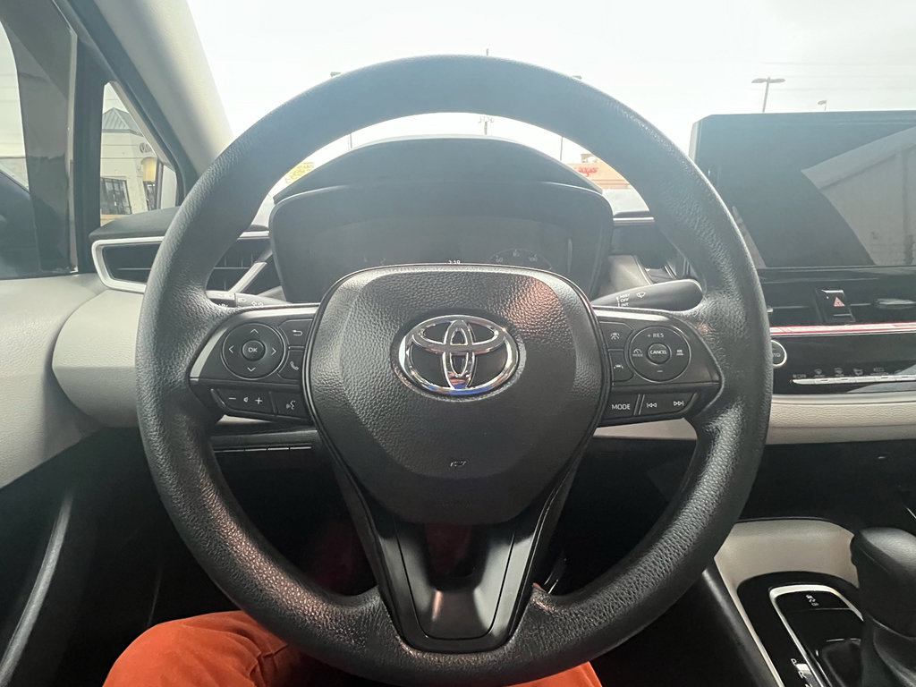 Used 2025 Toyota Corolla LE FWD image 19