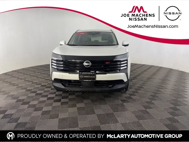 Certified 2025 Nissan Kicks SR image 2