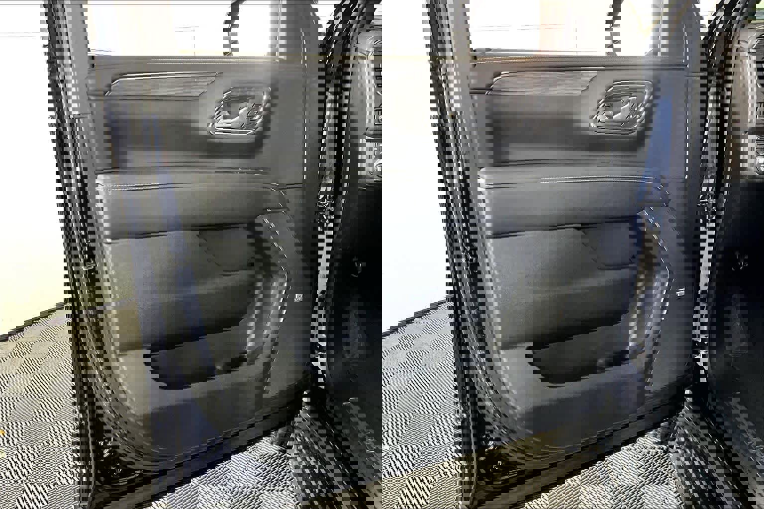 Used 2021 GMC Yukon SLT w/ SLT Luxury Package image 19