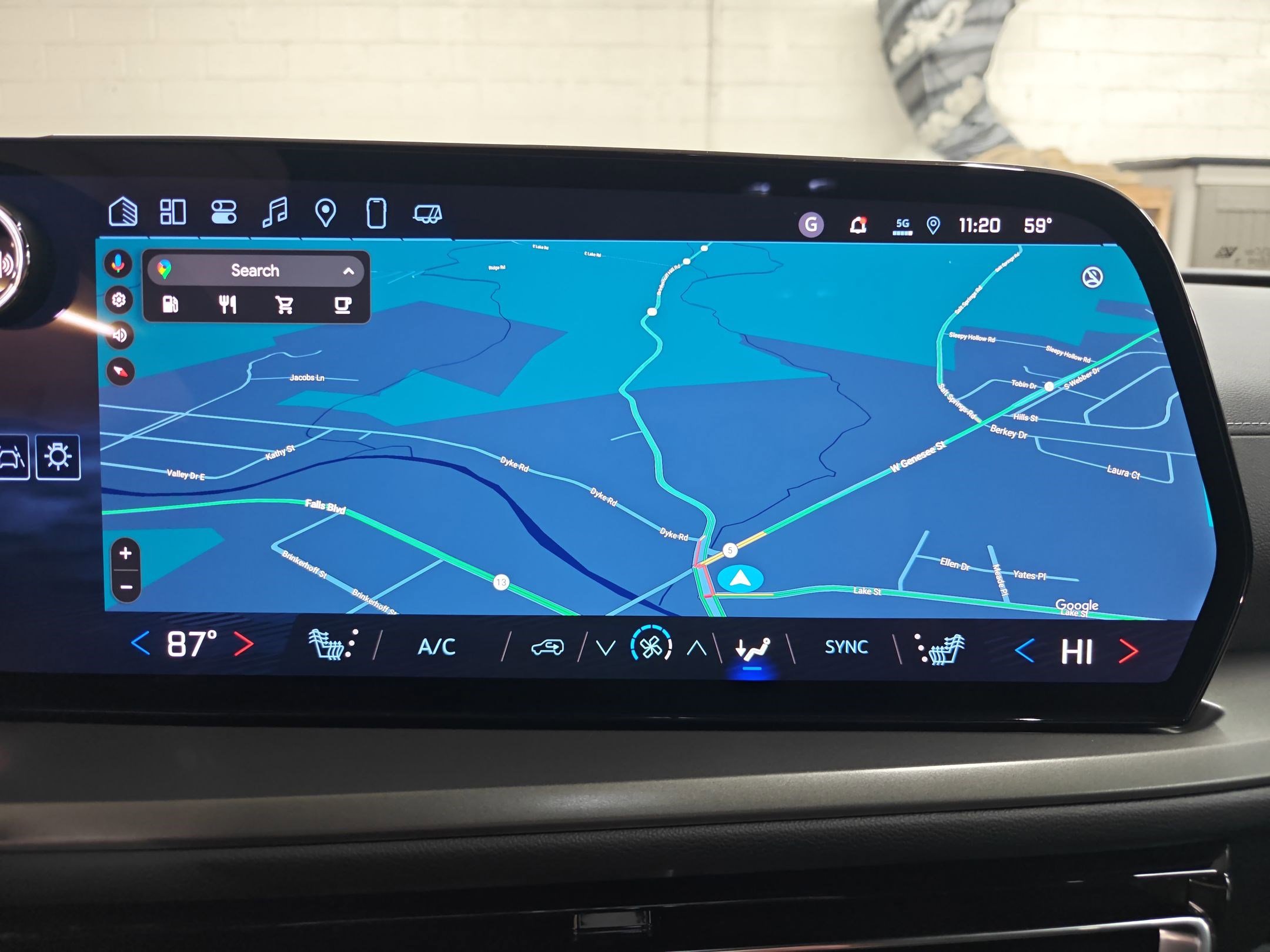 Used 2025 Chevrolet Traverse LT w/ Midnight/Sport Edition image 24