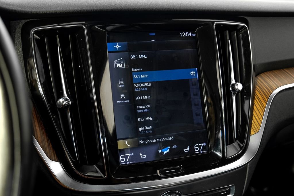 Used 2022 Volvo S60 B5 Inscription image 30