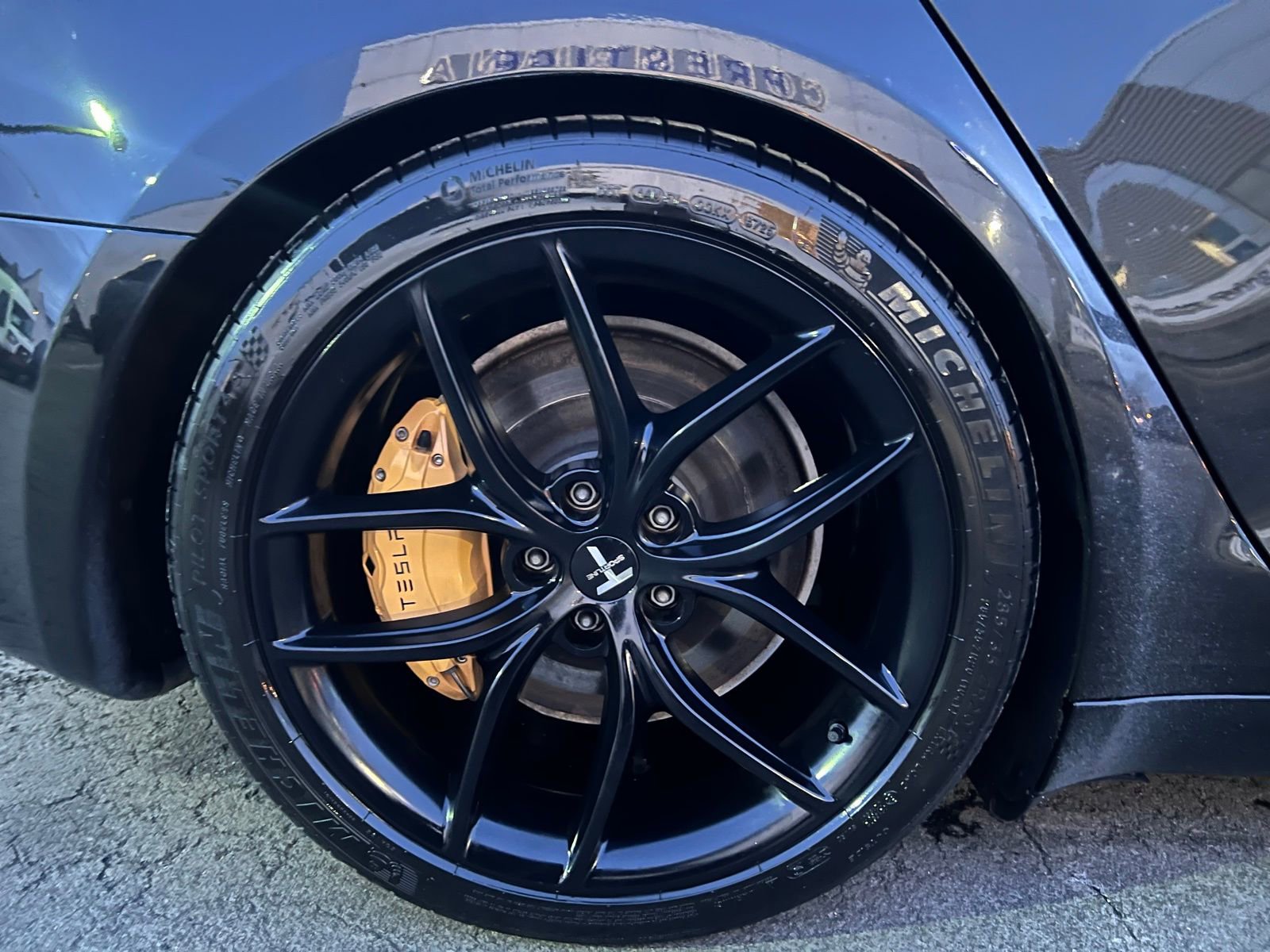 Used 2021 Tesla Model S Plaid image 39