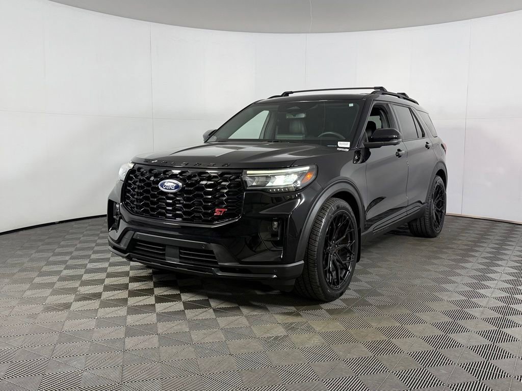 Used 2025 Ford Explorer ST AWD/4WD image 3