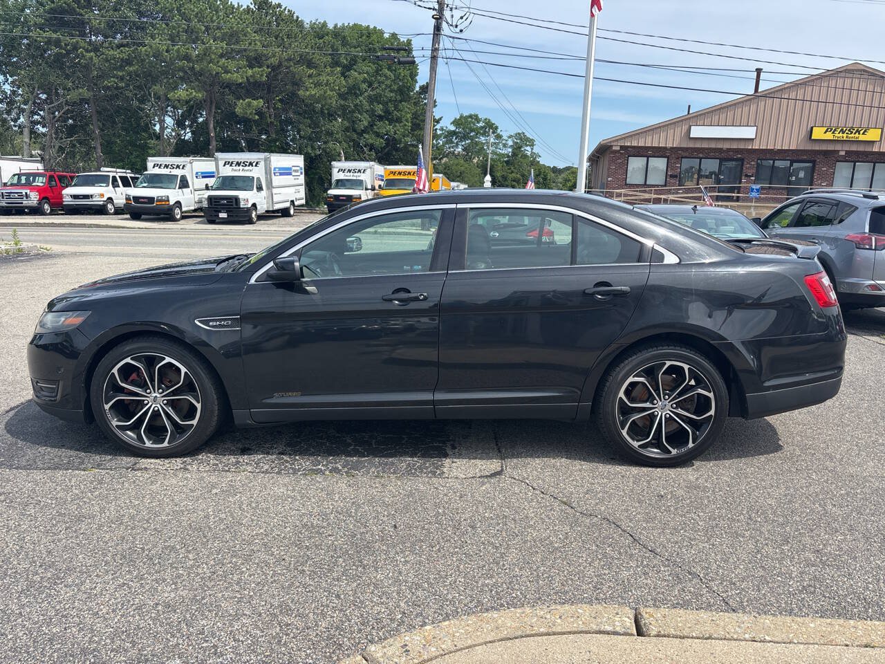 Used 2013 Ford Taurus SHO AWD/4WD image 6