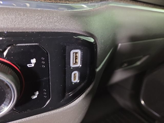 Used 2023 Chevrolet Silverado 1500 LT Trail Boss w/ LPO, Dark Essentials Package AWD/4WD image 26