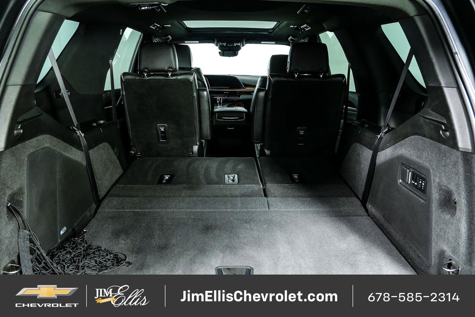 Used 2021 Cadillac Escalade Premium Luxury AWD/4WD image 35
