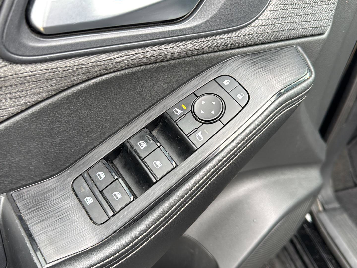 Used 2022 Nissan Rogue SV image 28