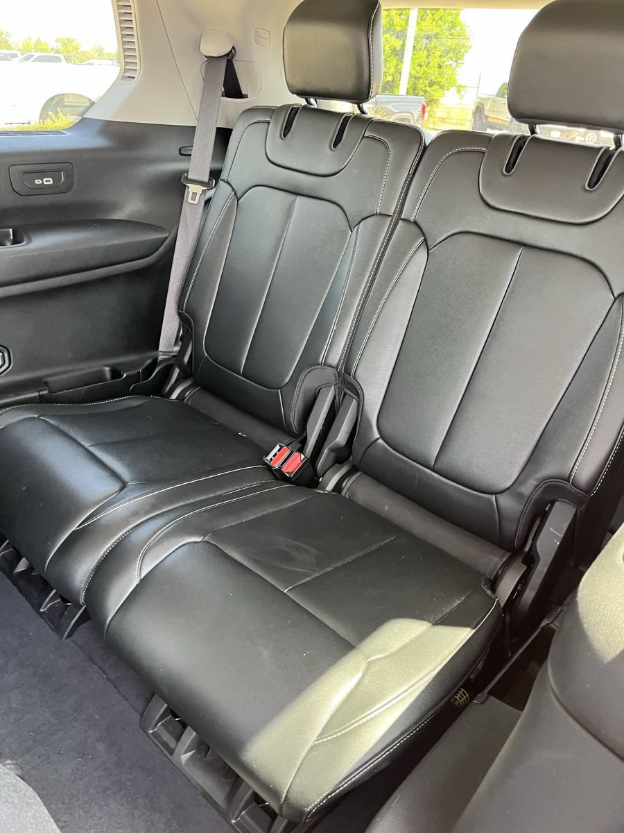 Used 2023 Jeep Grand Cherokee L Limited RWD image 21
