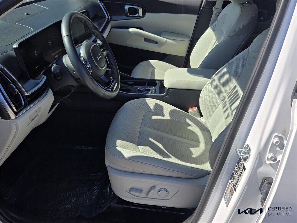 Used 2025 Kia Sorento S image 11