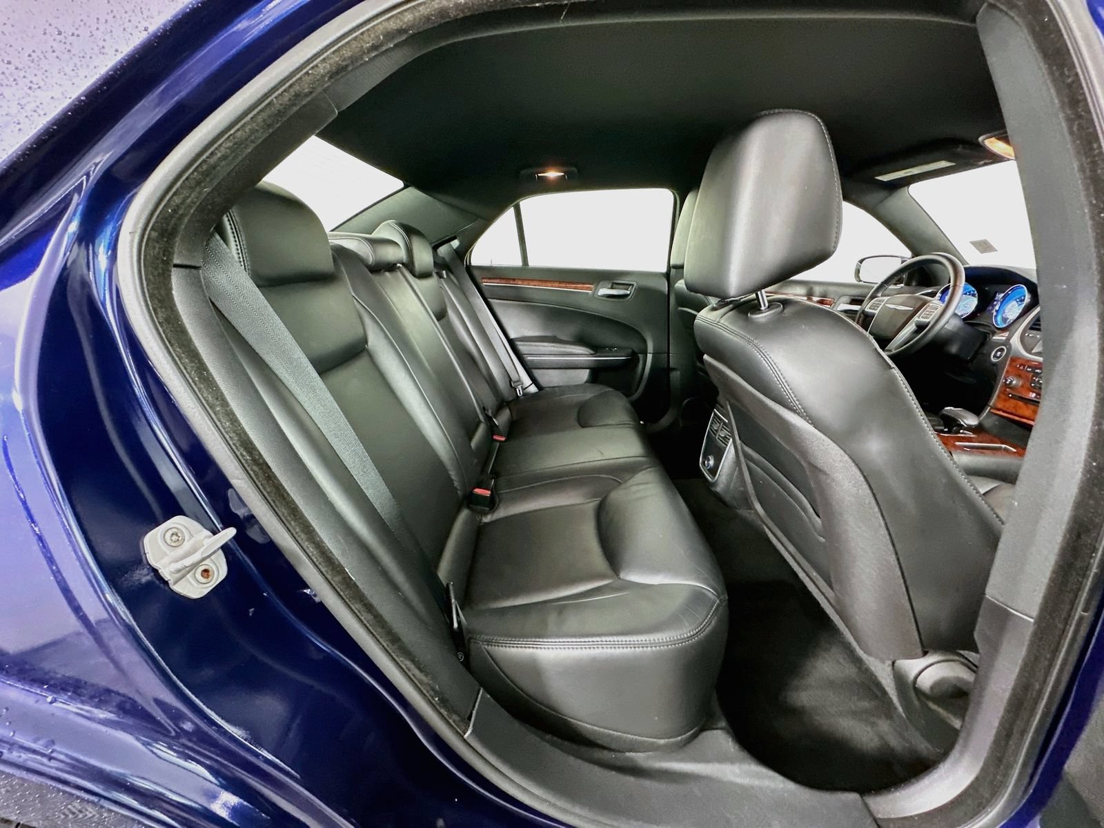 Used 2013 Chrysler 300 RWD image 26