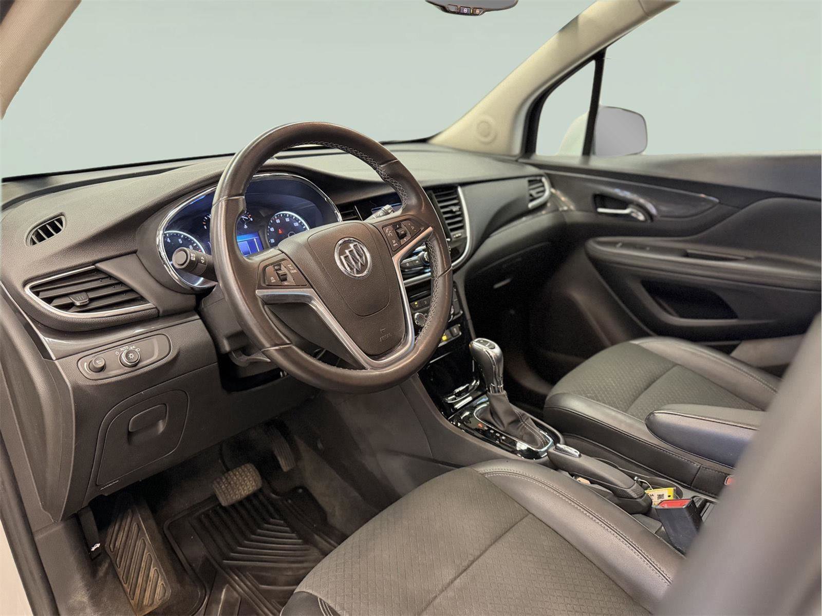 Used 2022 Buick Encore Preferred w/ Safety Package image 24