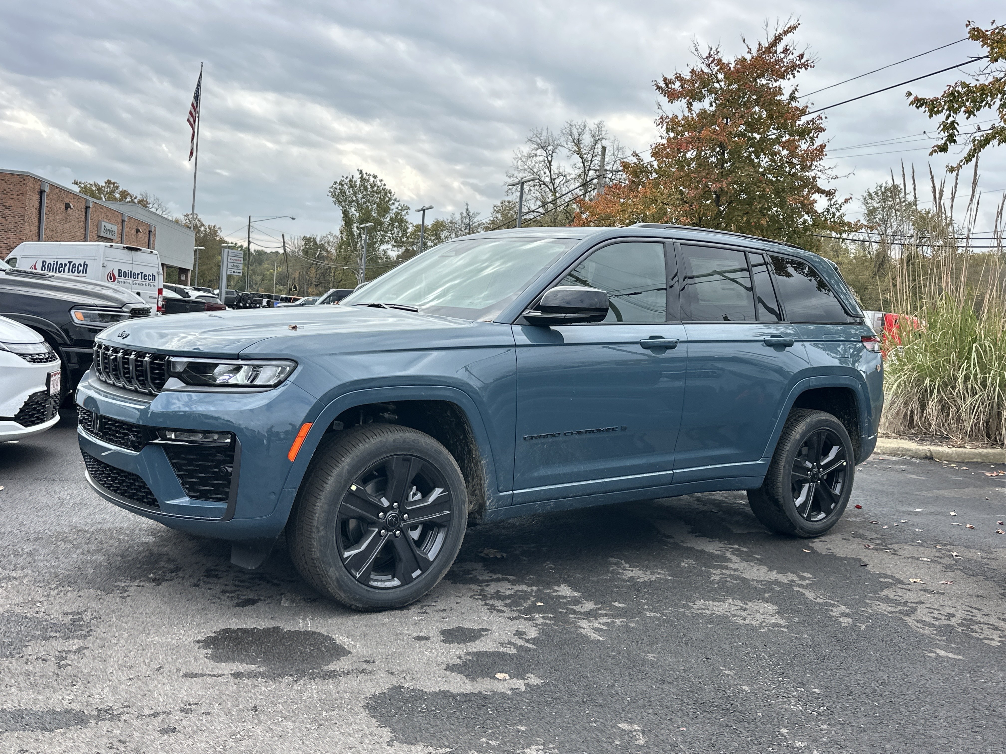New 2027 Jeep Grand Cherokee Limited AWD/4WD image 24