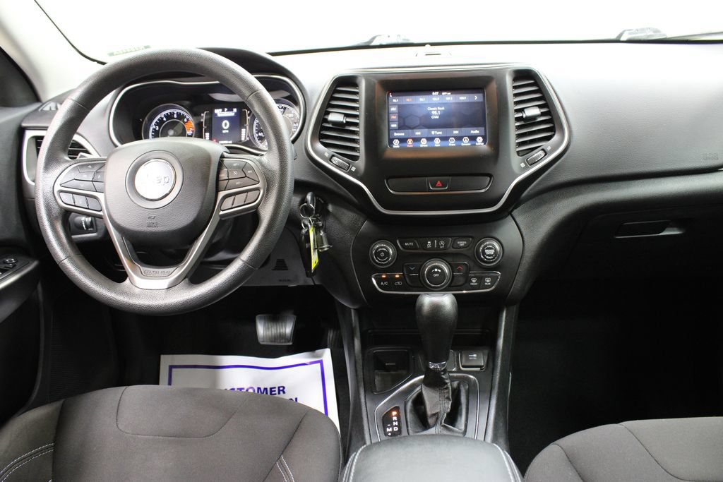 Used 2019 Jeep Cherokee Latitude w/ Popular Appearance Group FWD image 9