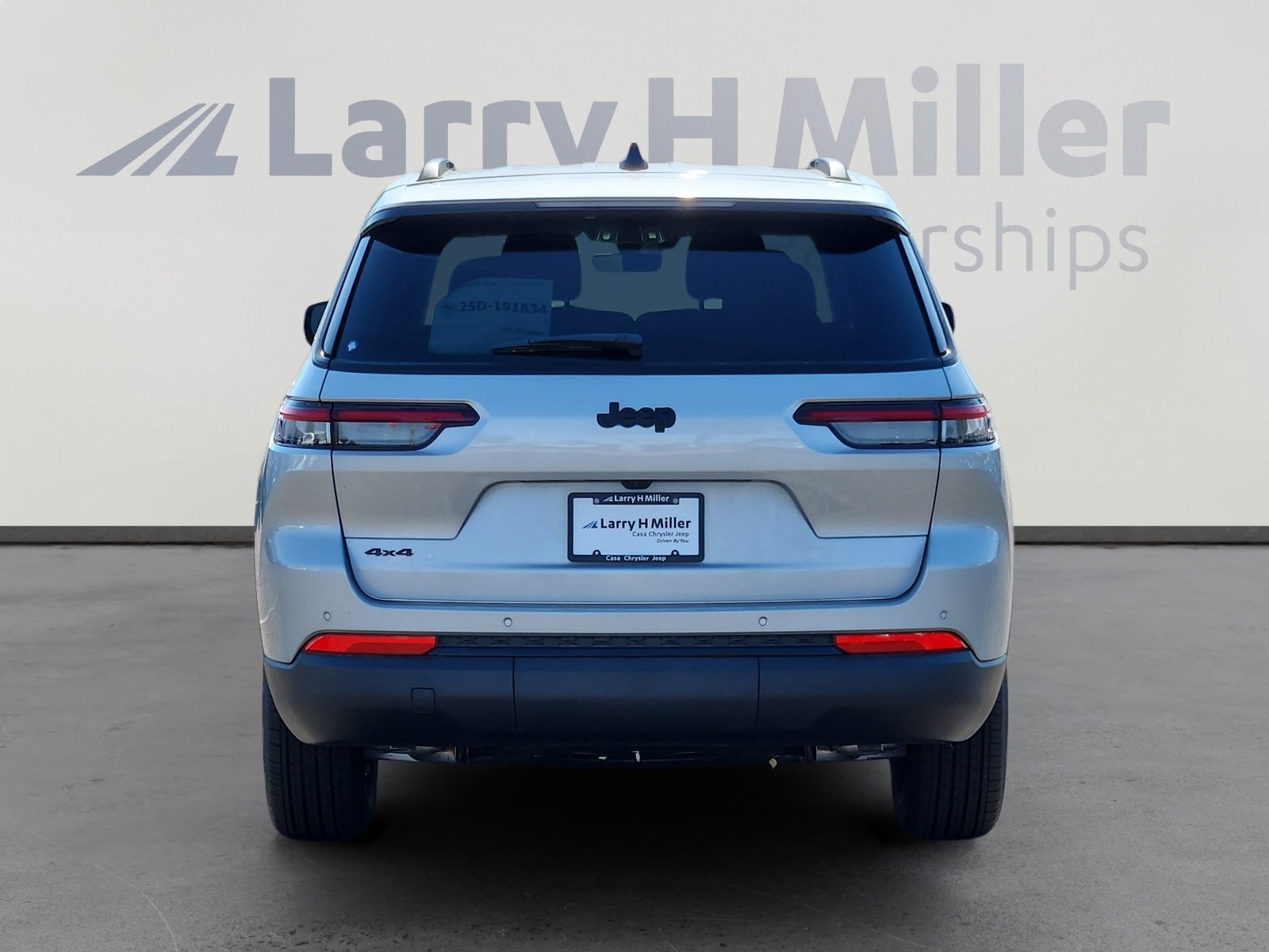 New 2025 Jeep Grand Cherokee L Altitude image 4