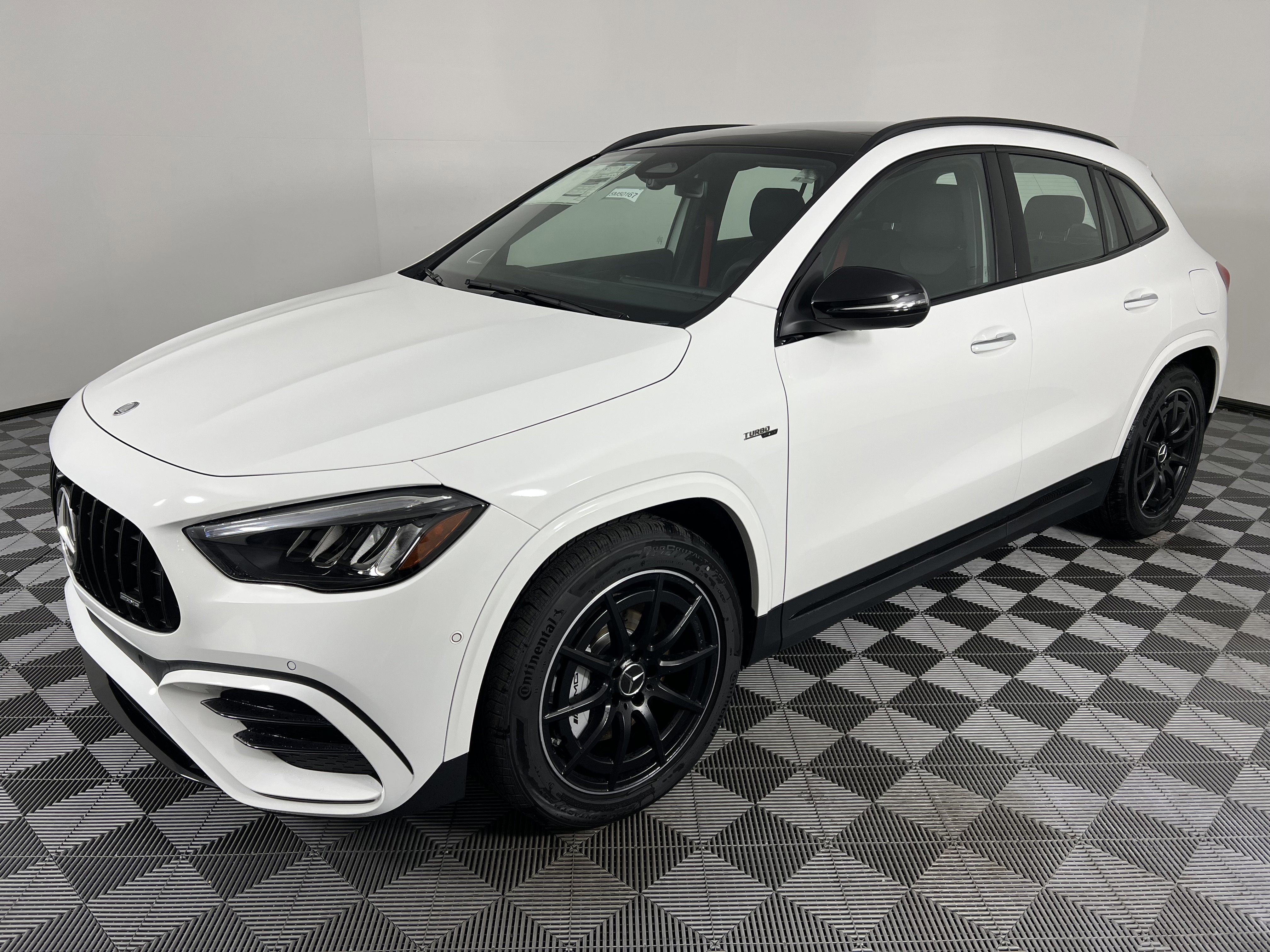 New 2025 Mercedes-Benz GLA 35 AMG 4MATIC image 8
