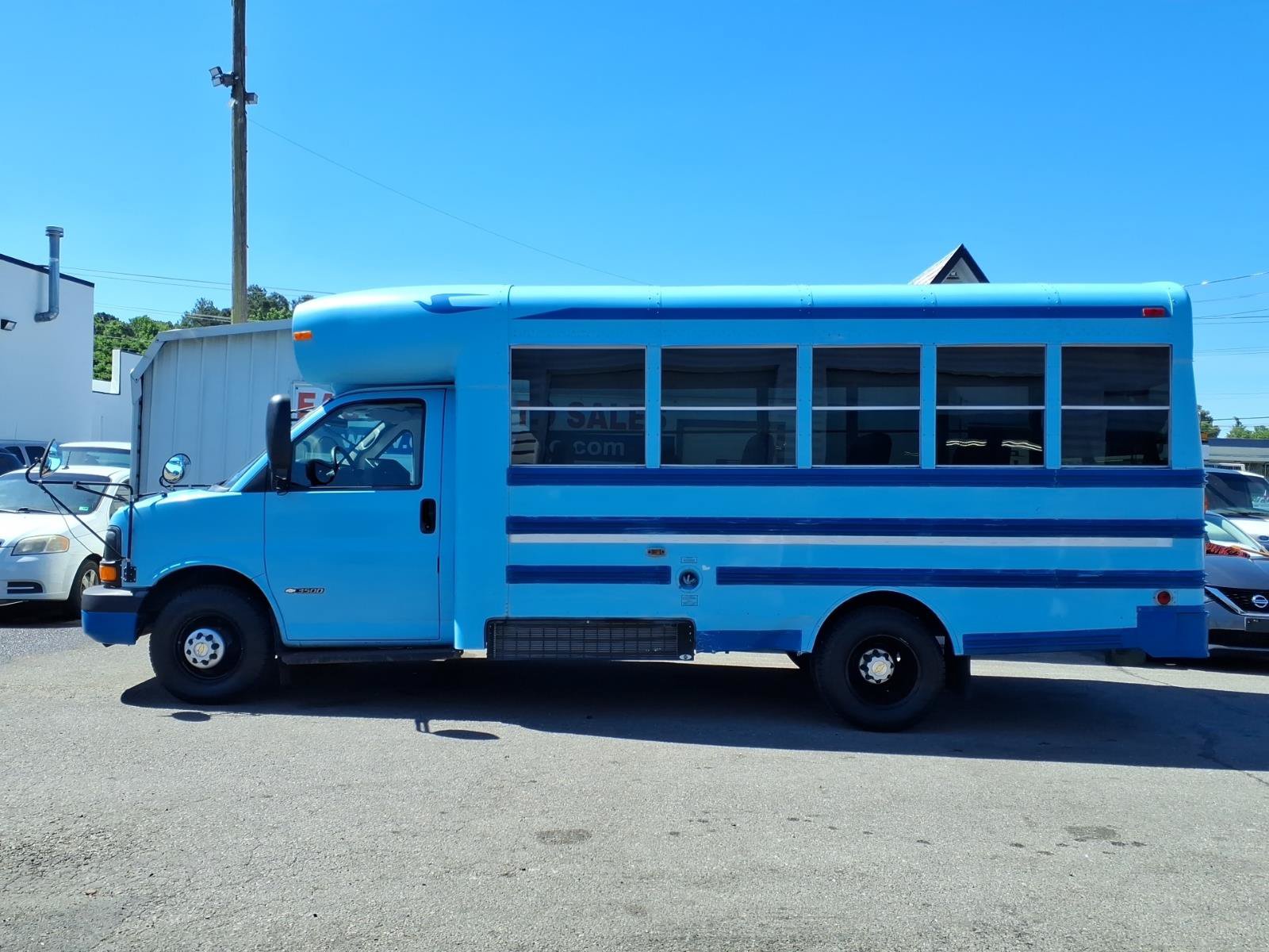Used 2005 Chevrolet Express 3500 w/ School Bus Package RWD image 2