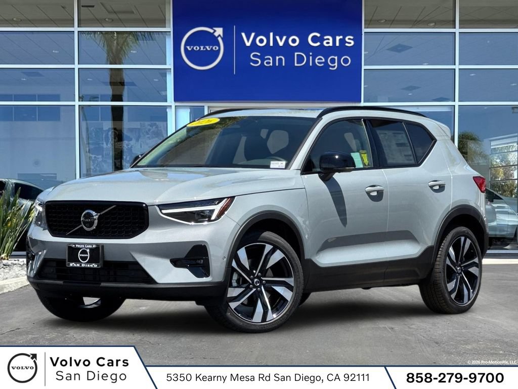 New 2026 Volvo XC40 B5 Ultra w/ Climate Package
