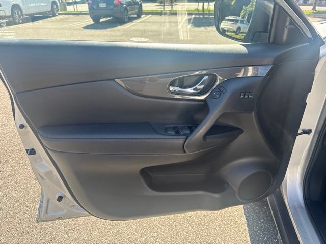 Used 2019 Nissan Rogue SV w/ Premium Package AWD/4WD image 22