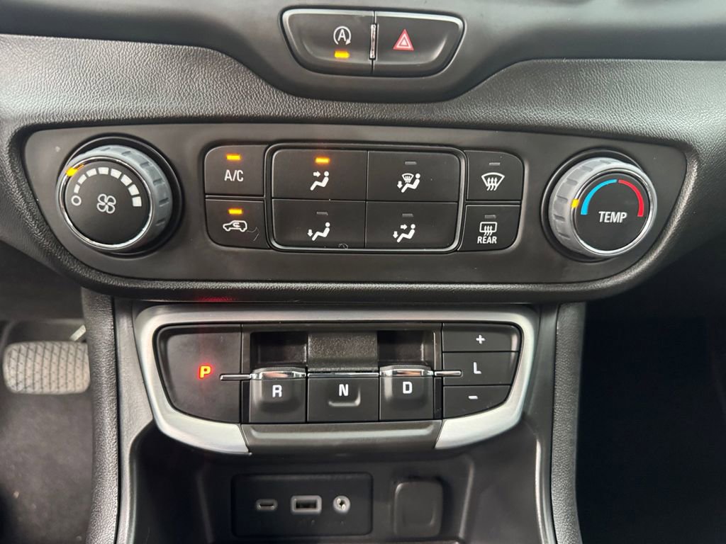 Used 2023 GMC Terrain SLE FWD image 20