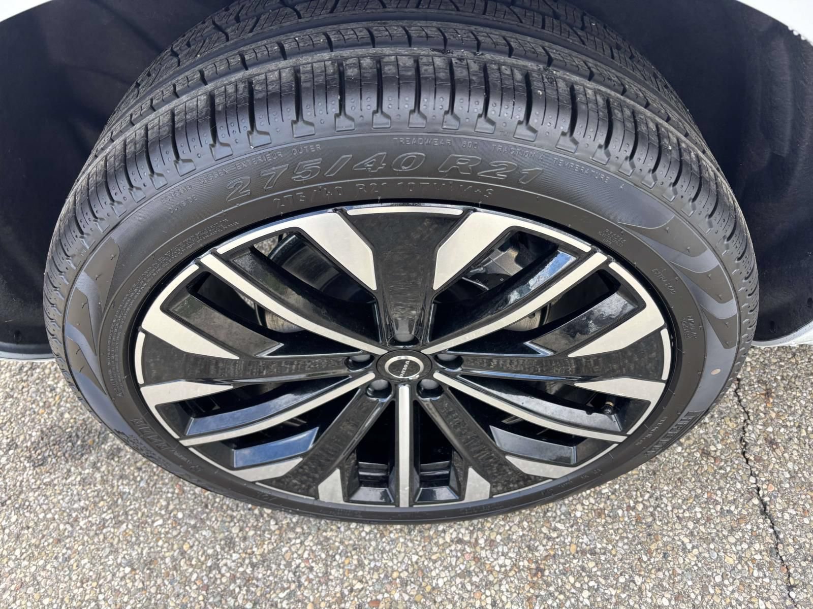 New 2026 Volvo XC90 T8 Plus w/ Protection Package Premier AWD/4WD image 10
