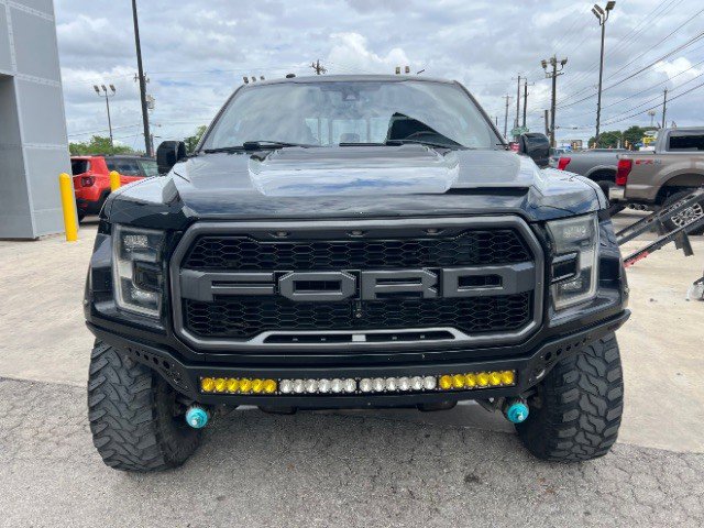 Used 2018 Ford F150 Raptor w/ Equipment Group 802A Luxury image 3