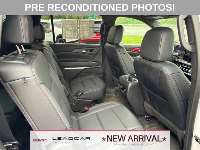 Used 2025 Chevrolet Traverse Z71 w/ LPO, Floor Liner Package AWD/4WD image 12