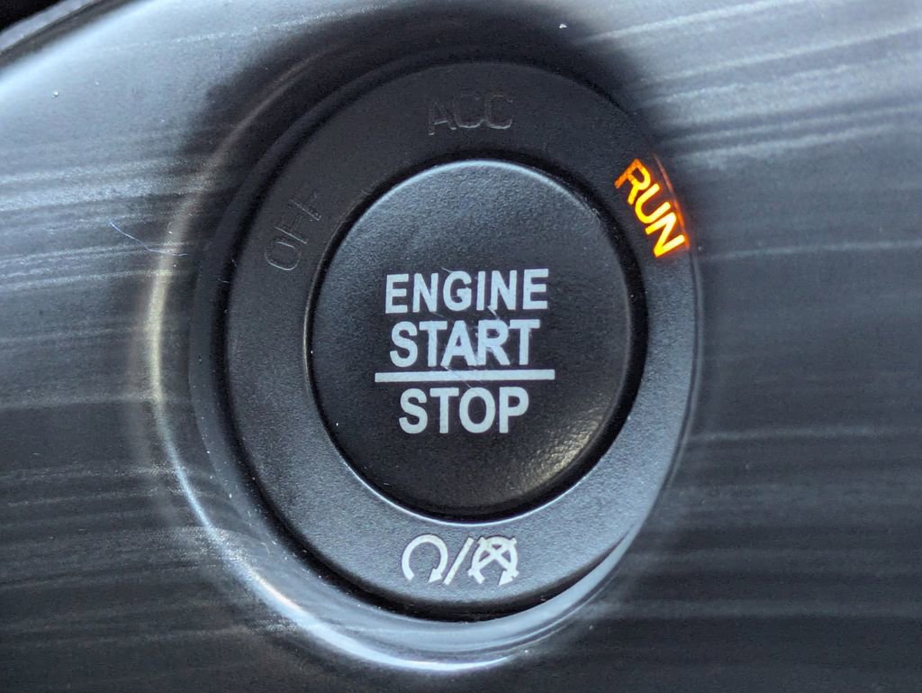 Used 2021 Jeep Grand Cherokee Laredo X image 33