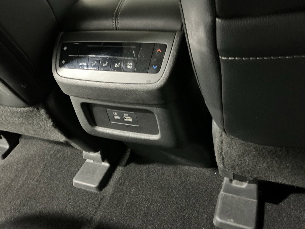 Used 2025 Nissan Pathfinder SL image 23