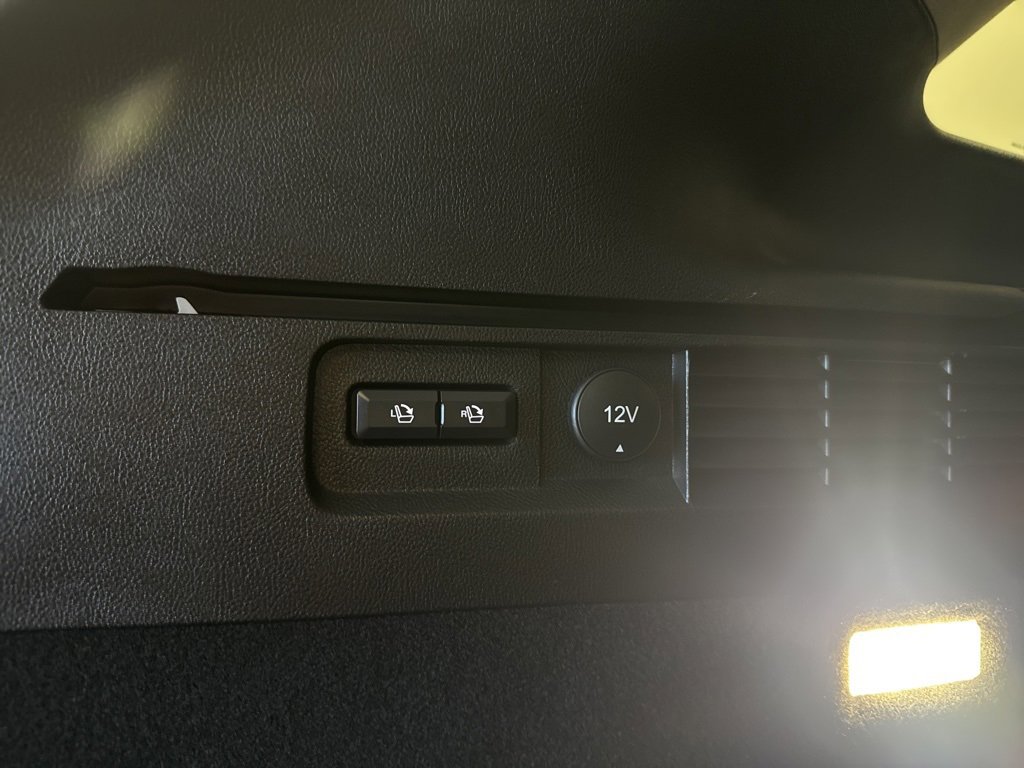 Used 2023 Lincoln Nautilus AWD w/ Premium Package image 26