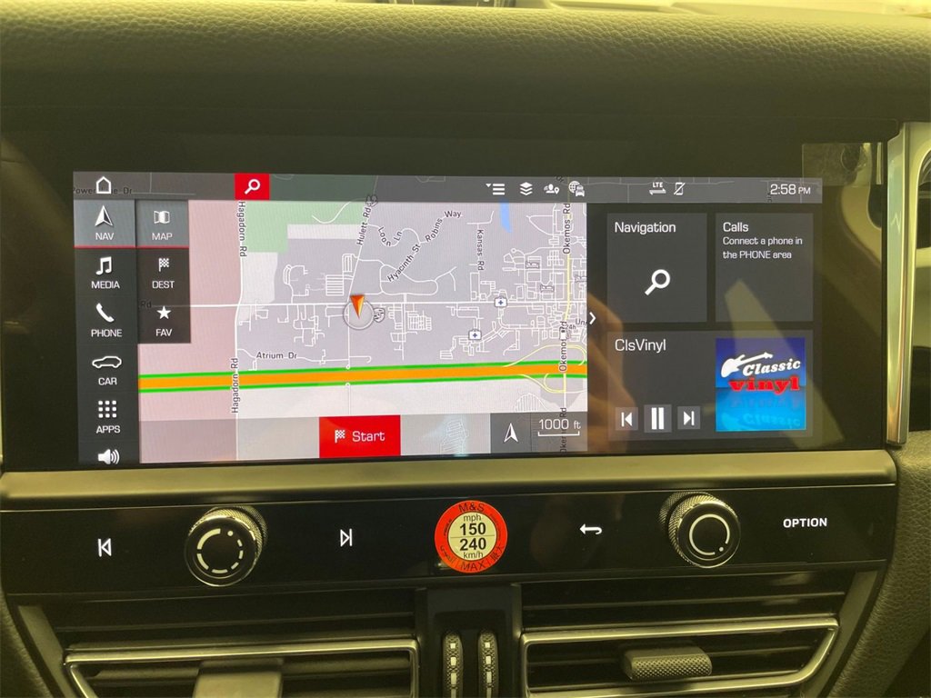 Used 2025 Porsche Macan image 10