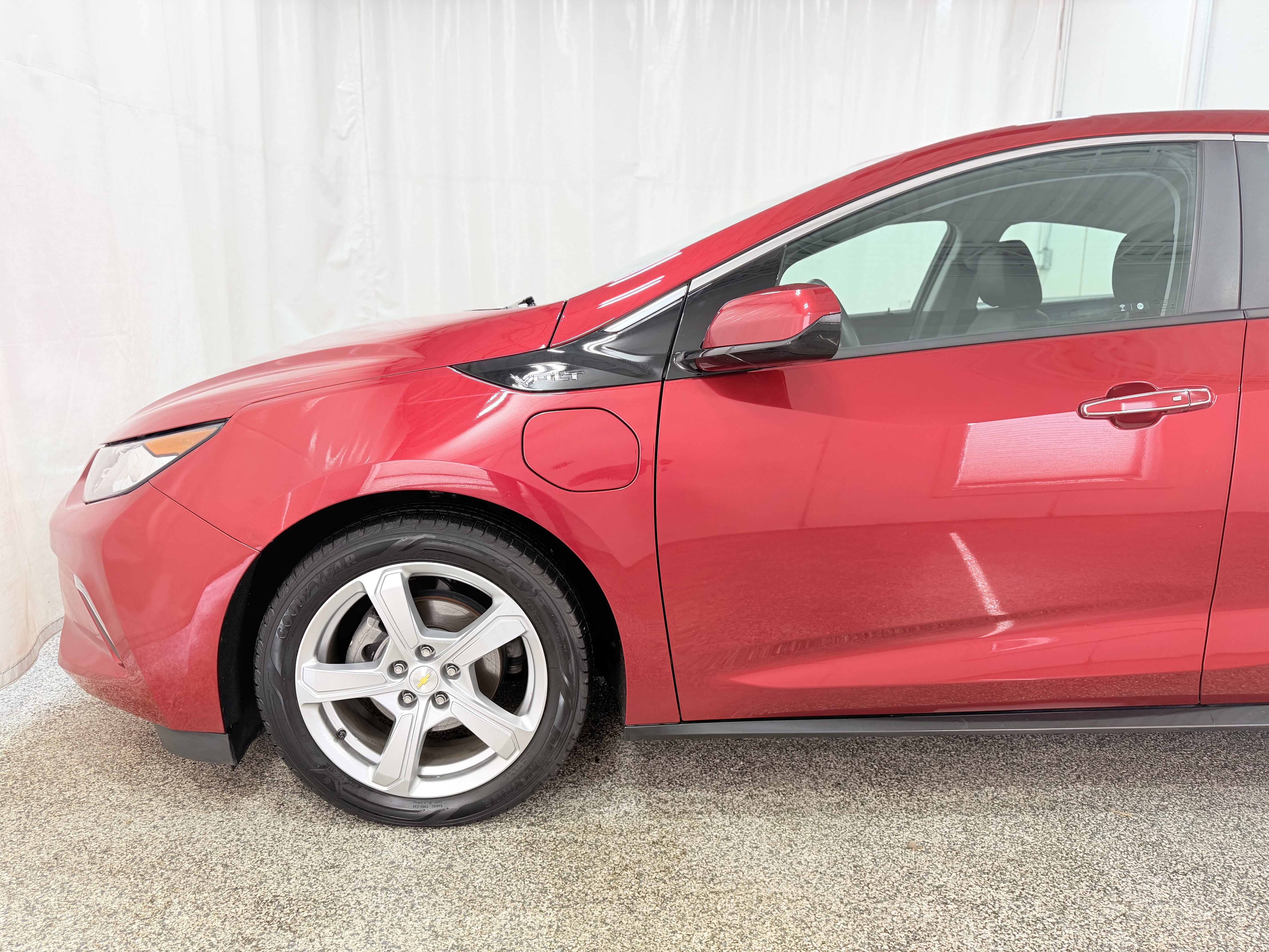 Used 2018 Chevrolet Volt LT w/ LT Driver Confidence Package FWD image 4